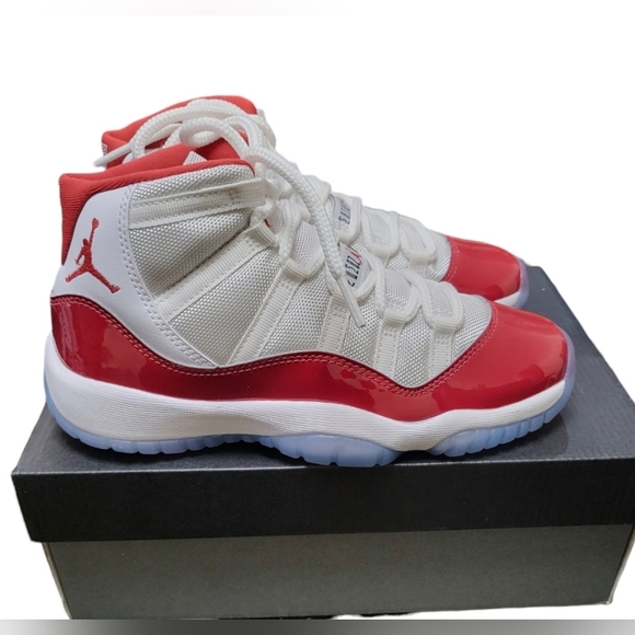 Retro 11 Cherry Jordan's - Picture 3 of 11